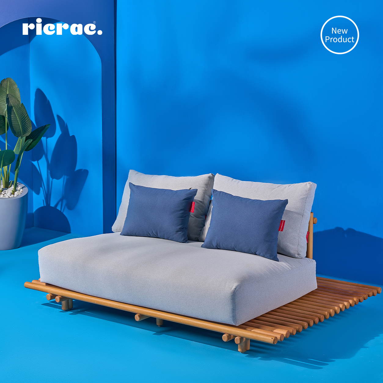 Randola- Wooden Outdoors Set