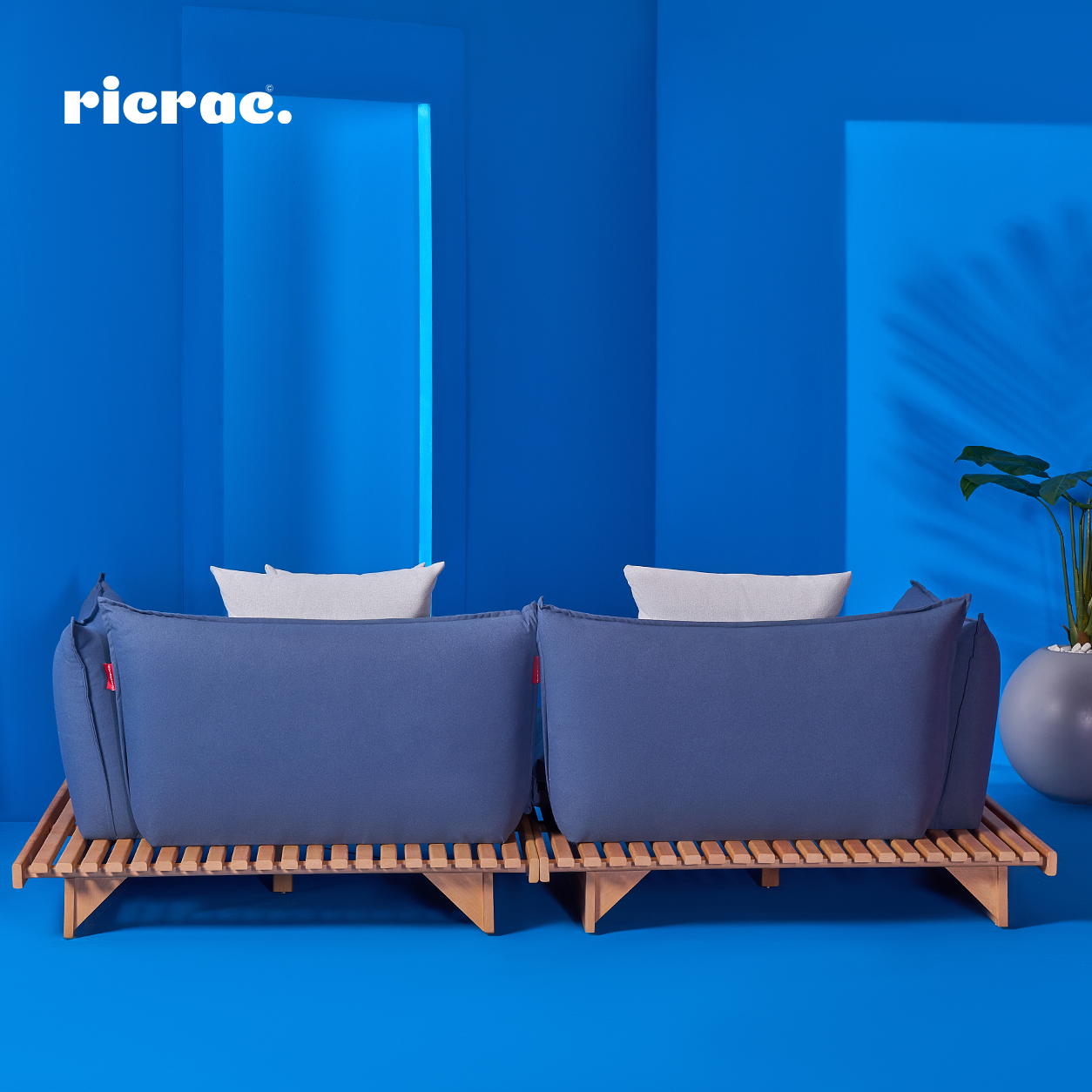 Razend- Wooden Outdoors Set