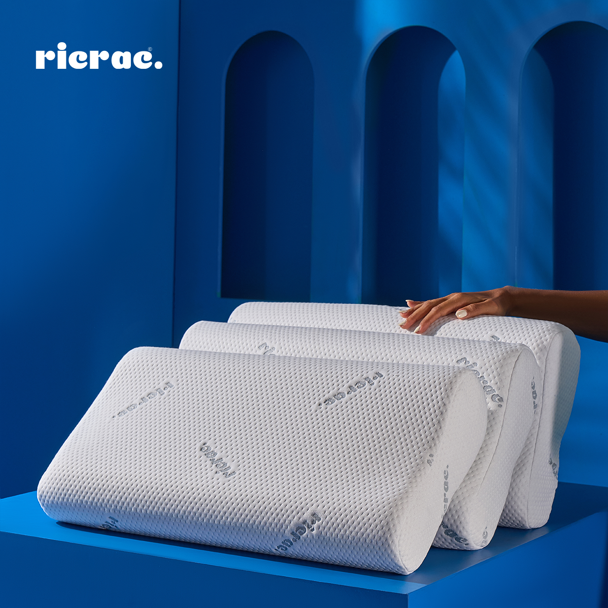 Contour Memory Foam Pillow suitable for Neck & Shoulder Pain