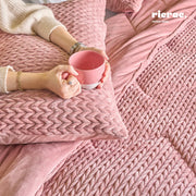 طقم لحاف من المنك مع 2 غطاء وسادة