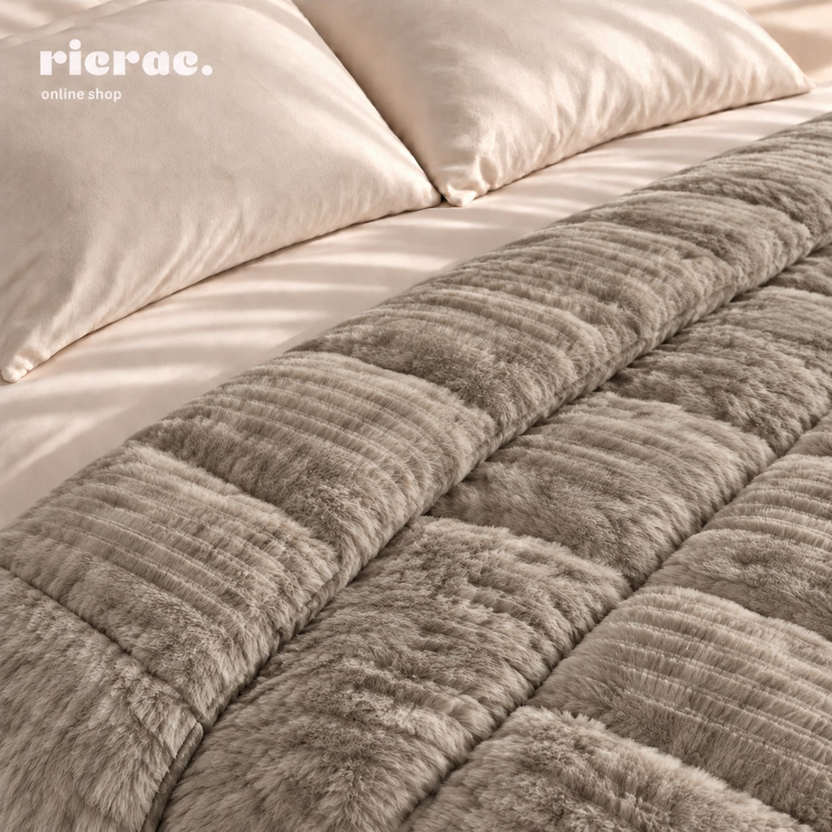 Double Face Duvet Set & 2 Pillow cases- Burnout fur