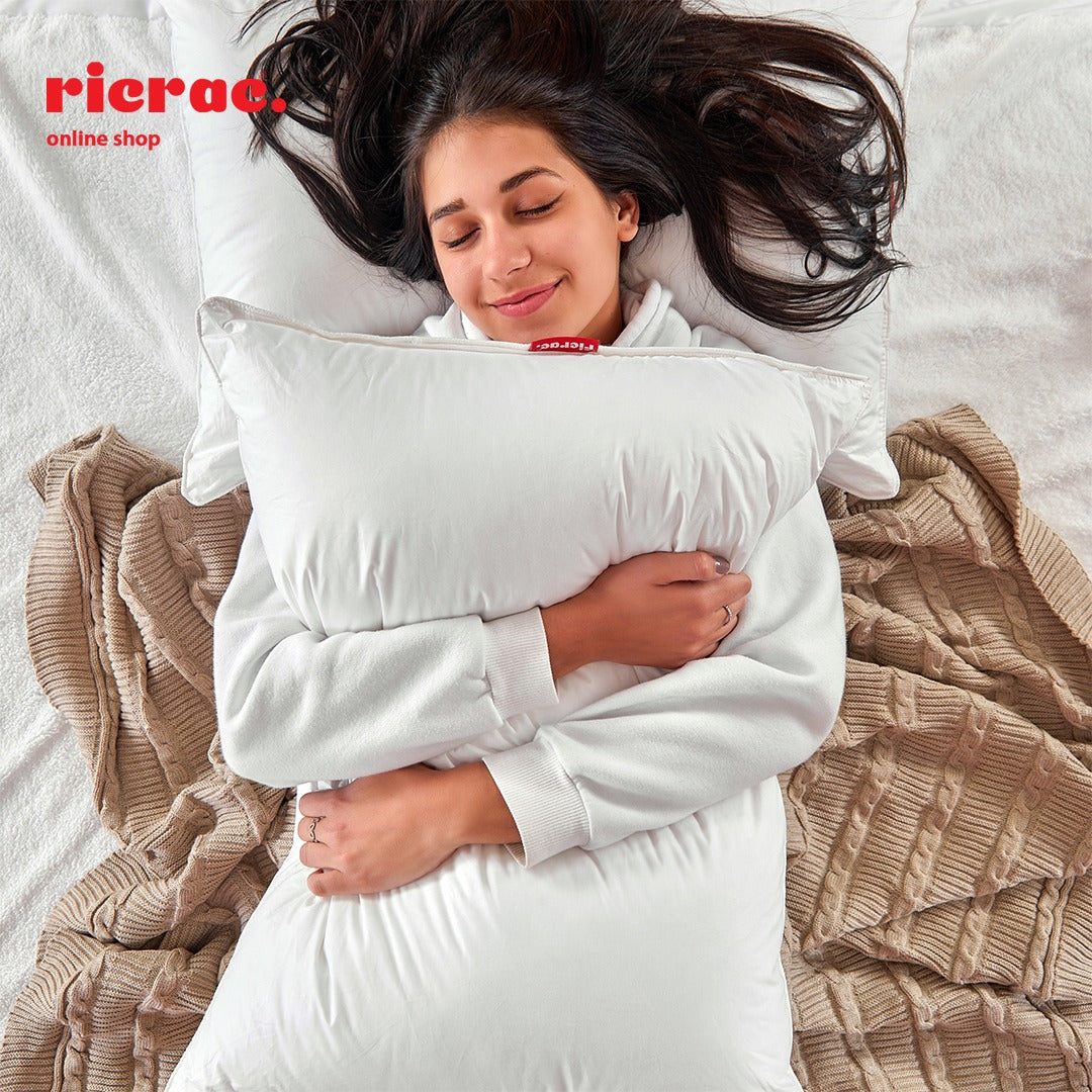 Luxurious Plain Hotel Pillow