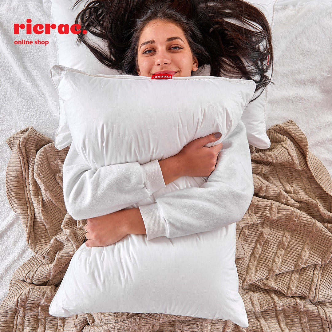 Luxurious Plain Hotel Pillow