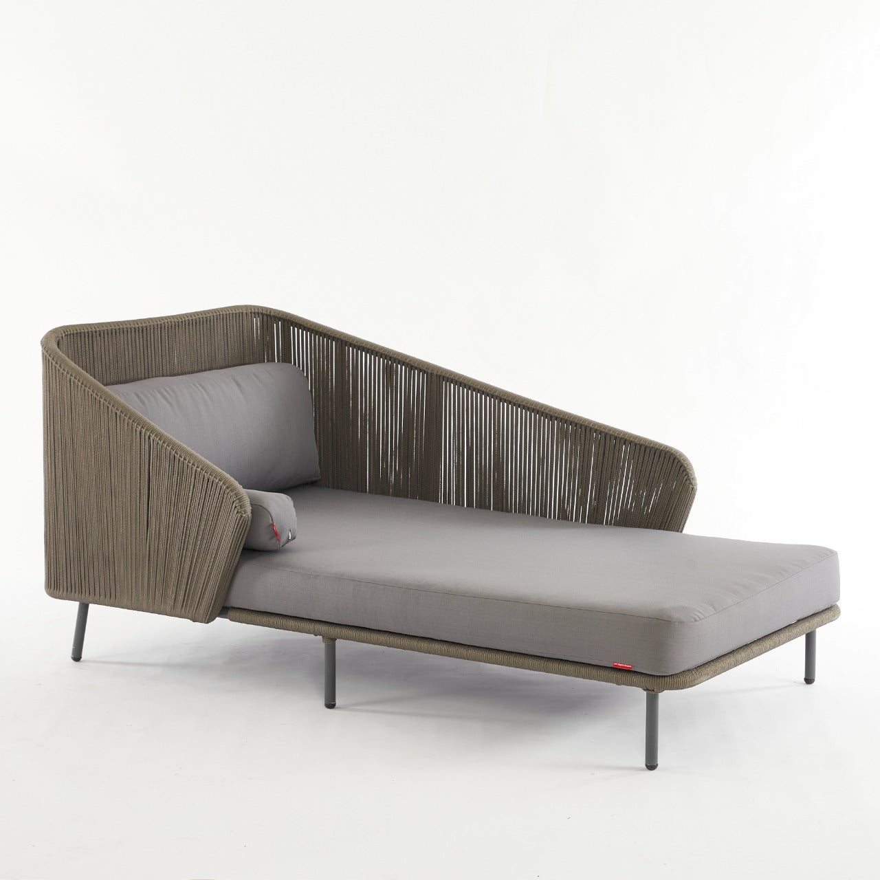 Rakoly- Chaise Longue