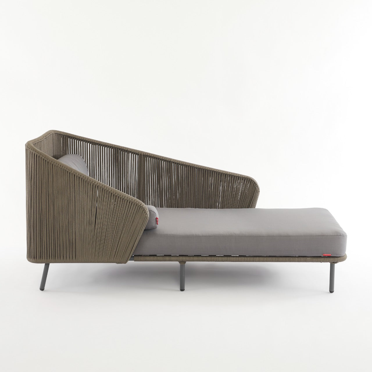 Rakoly- Chaise Longue